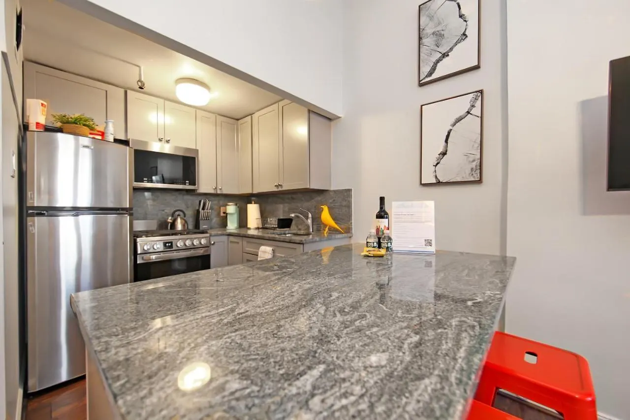 Serenity Park Slope - Entire Brownstone Apt. New York